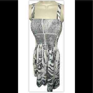 Chesley Juniors Silky Sleeveless Asymmetrical Dress S White Black Ribbed Chest